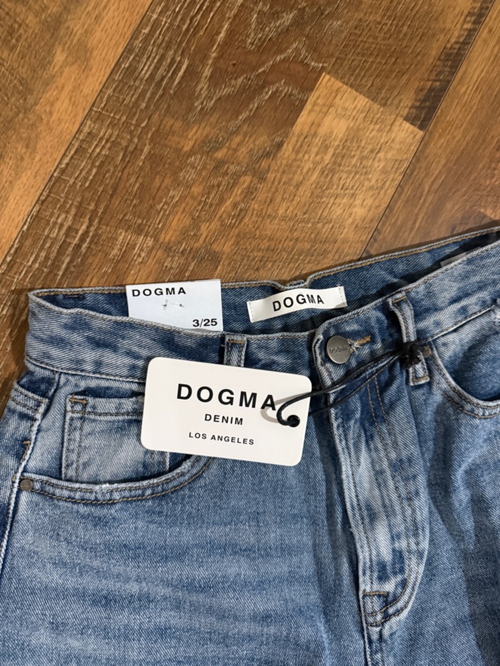 DOGMA Denim Distressed Straight Leg Jeans Size 3/25 NWT - Picture 2 of 8